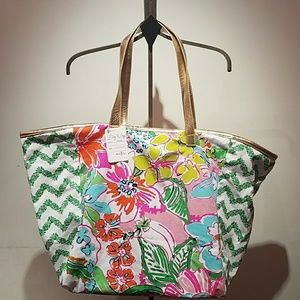 Lilly Pulitzer Bags - Lilly Pulitzer Large Tote Lilly Pulitzer Bags - Lilly Pulitzer Large Tote